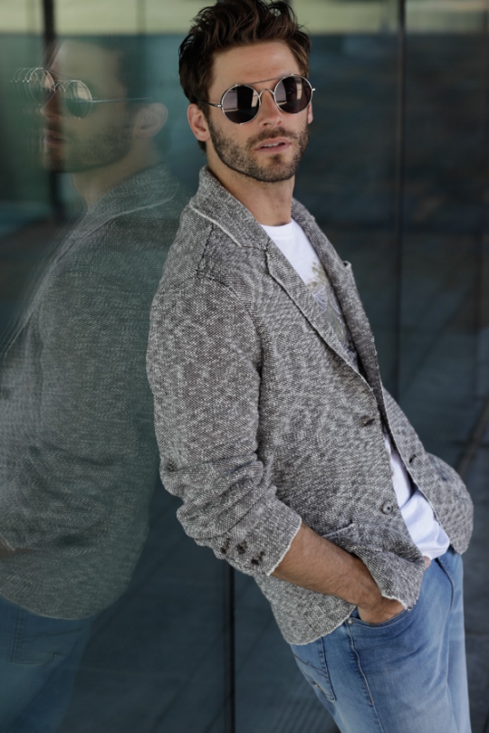 AA_53B02_4306_00X_8202196s-540x810